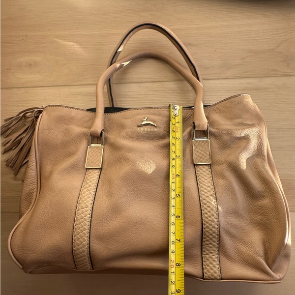 NWOT Aubrey London Forsythe lambskin satchel with detachable crossbody strap - Picture 7 of 14